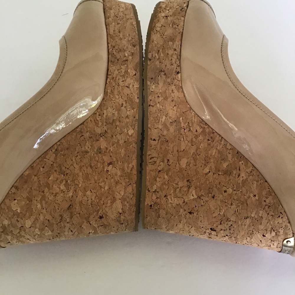 JIMMY CHOO NUDE PATENT LEATHER CORK WEDGE SIZE 10 - Picture 11 of 15